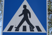 Kymmenvuotias tyttö loukkaantui vakavasti bussin törmättyä suojatiellä