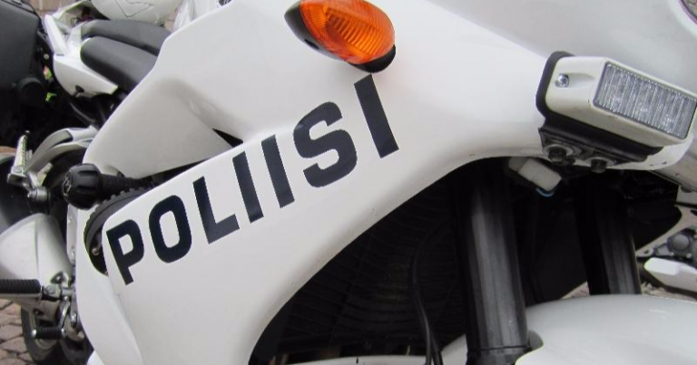 Opiskelijat ajoivat Mersuilla kilpaa Kirkkonummella