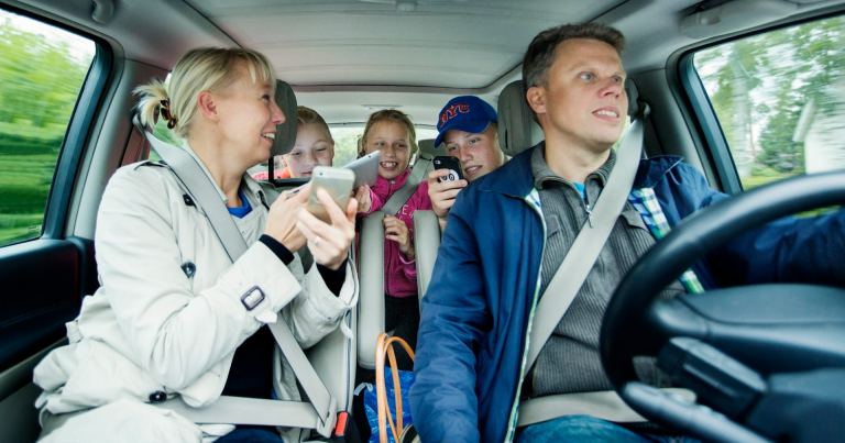 Kuumassa autossa ei kannata viilentää älylaitetta tällä konstilla