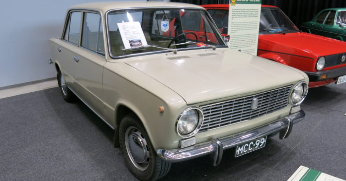 Lada 1200.
