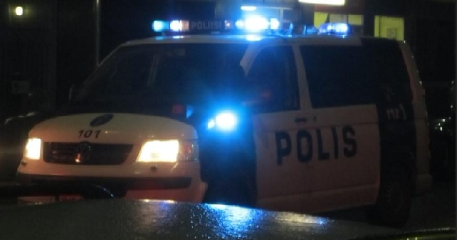 Poliisin Vanha Tuttu Törmäsi Poliisiautoon Pakomatkansa Päätteeksi ...