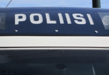 Nuori mies hurjasteli arvokkaalla koeajoautolla – auto vaurioitui pahoin ulosajossa