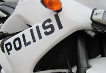 Ei mikään ihme, että tämä mopoilija yritti karistaa poliisin kannoiltaan!