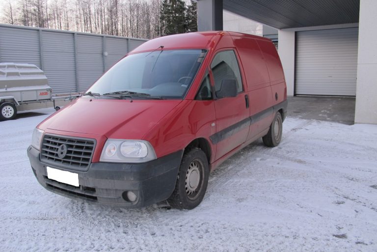 Poliisi kaipaa havaintoja tästä autosta Jaakko Brillin henkirikokseen liittyen