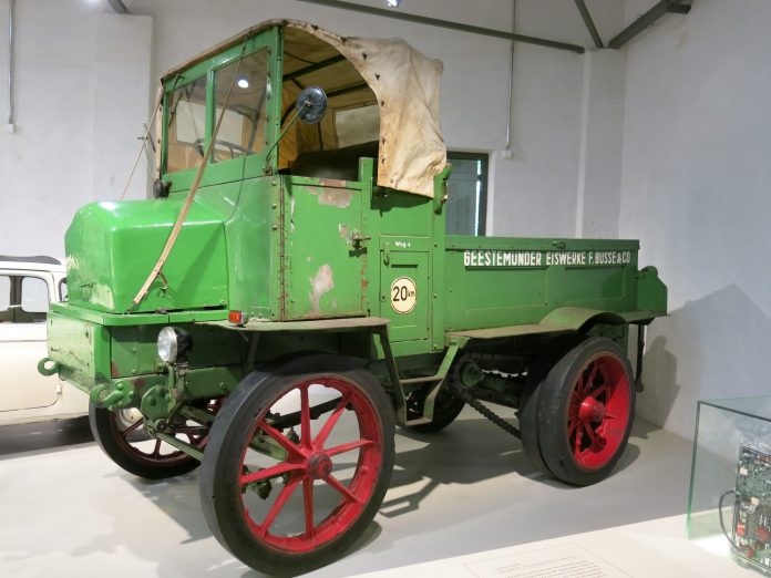 Hansa-Lloyd Electro-Schlepper Typ DL 5 etuviisto Berliinin tekniikan museo Kuva CvB