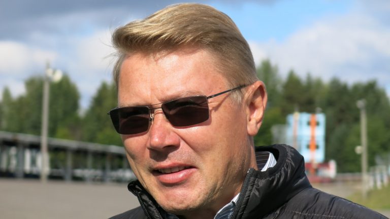 Mika Häkkinen: ”Hamiltonin mestaruus ei tullut helposti – Suomalaistaisto käy kuumana”