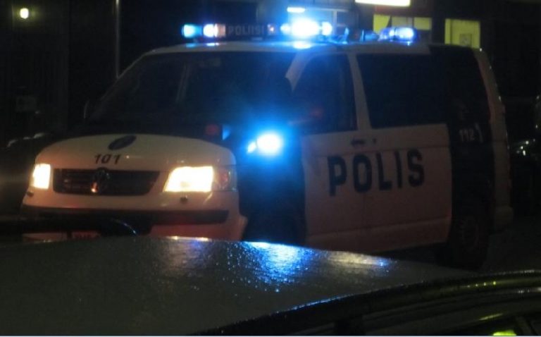 Lapsia vaarassa henkilöauton hurjastelussa Joensuussa