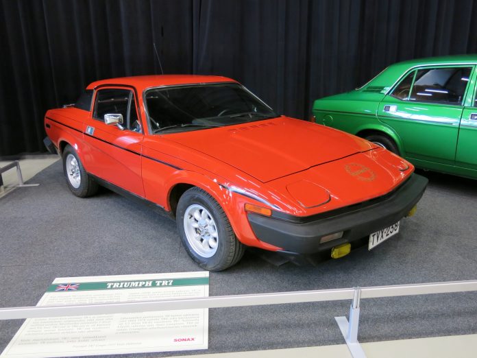Triumph TR7 Coupe 1977 etuviisto CMS 2017 Kuva CvB