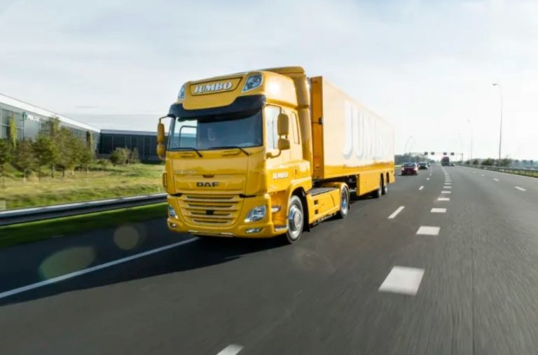 DAF toimitti tänään ensimmäisen täyssähköautonsa