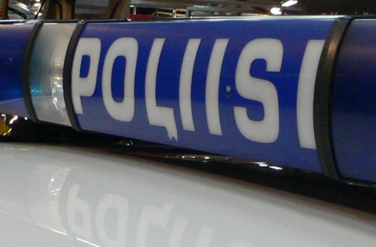 Luistatteli autolla – poliisi vei kortin!