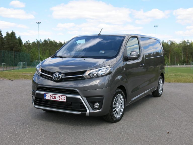 Toyota julkaisi tänään viisi tarkastuskampanjaa — Suomessa asia koskee 3 482 autoa