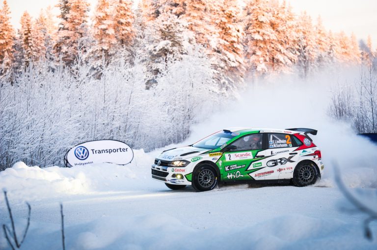 Ralli SM -kausi käyntiin Tunturista — Rovanperä korkkaa WRC-kautensa