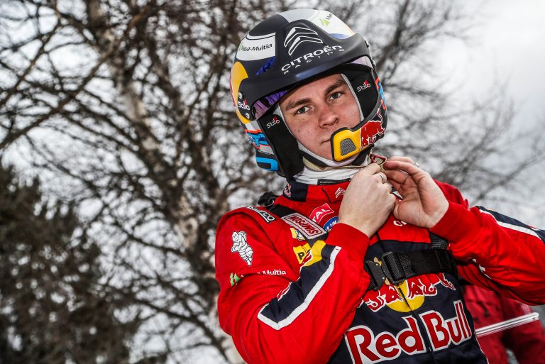 WRC: Sunnuntaina tulossa hurja taistelu Ruotsin rallin kakkospaikasta — kolme kuljettajaa 2,3 sekunnin sisällä