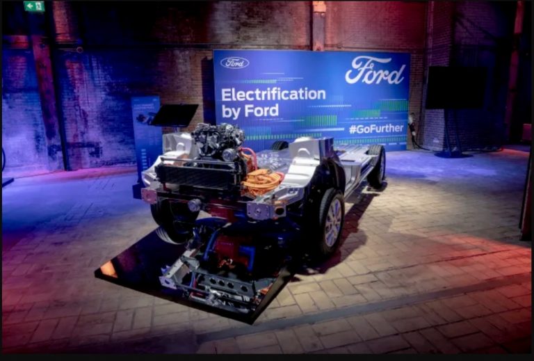Myös Fordin hyötyajoneuvot sähköistyvät