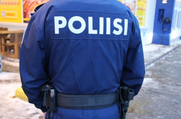 Poliisi rauhoitti läsnäolollaan mopomiittejä Kouvolassa ja Lappeenrannassa