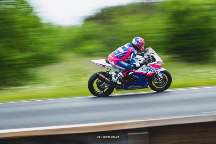 Road Racing Davey Todd Voitti Imatranajon Molemmat Irrc Superbike Luokan Kilpailut Autotoday