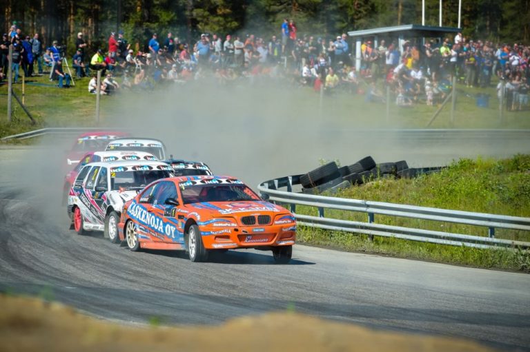 Rallicrossin SM-pistetaistelu kiihtyy lauantaina Botniaringillä