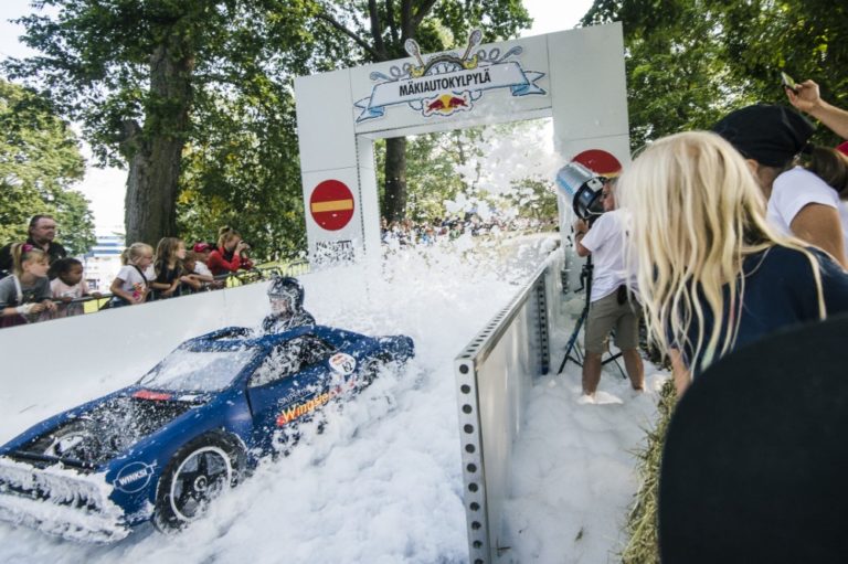 Helsingin mäkiautokisa voitettiin muskeliautolla