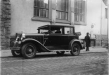 Päivän taksiauto: Oakland Landaulet Helsingin Yrjönkadulla
