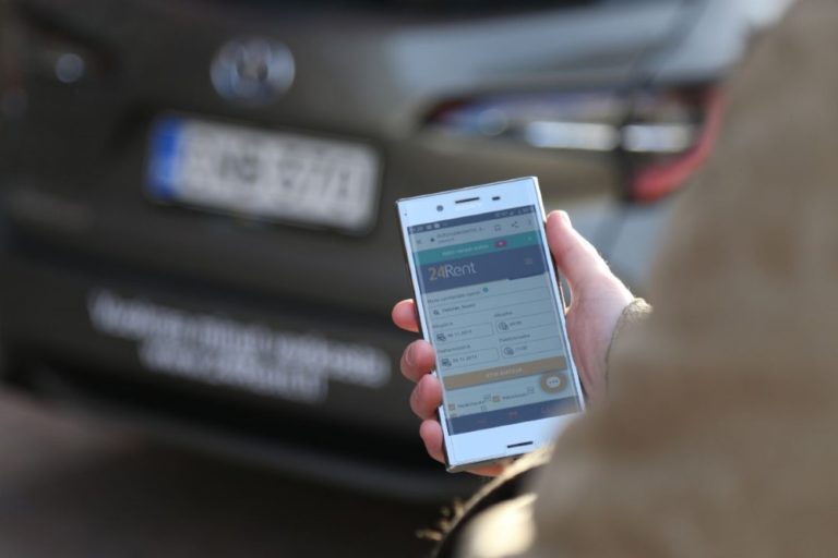 Yllättävä vaikutus: Yhteiskäyttöautojen varausmäärät räjähtivät kasvuun koronaviruksen takia!