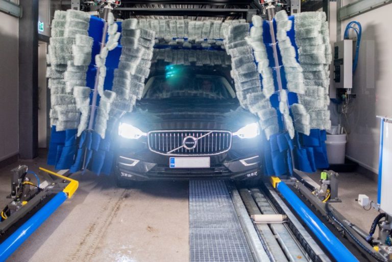 Suomessa on myönnetty ensimmäistä kertaa ympäristön Joutsenmerkin autojen pesukadulle