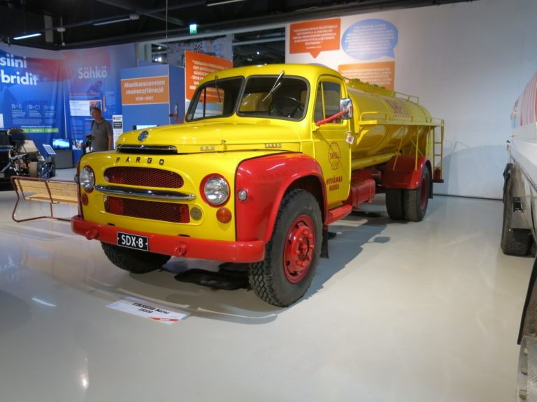 Päivän museoauto: Shellin säiliöauto Fargo Kew LF 225