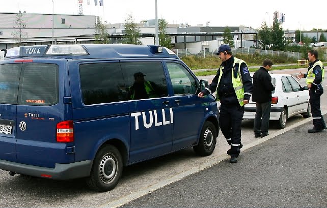 Ruotsista tullut henkilöauto ajoi reilua ylinopeutta — Tullin partio seurasi!
