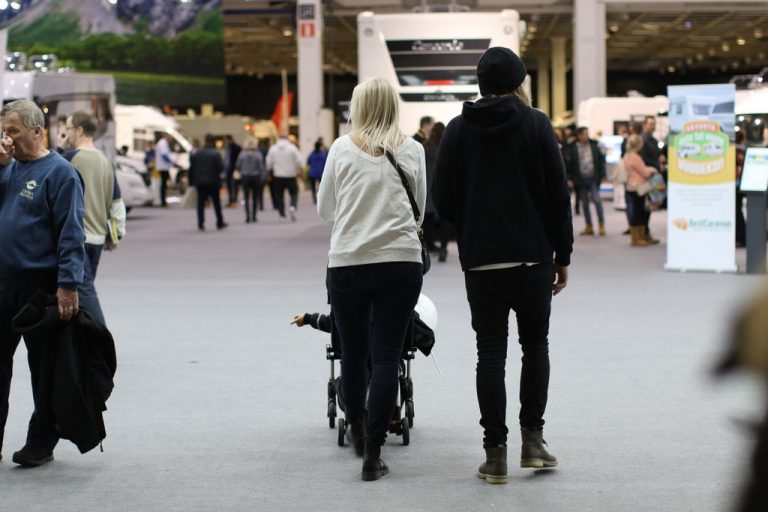 Helsingissä tammikuun lopussa automatkailu- ja caravan-messut