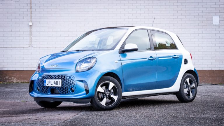Autotoday testasi: Smart Forfour EQ — Hauska. Sähäkkä. Kaupunkiauto.