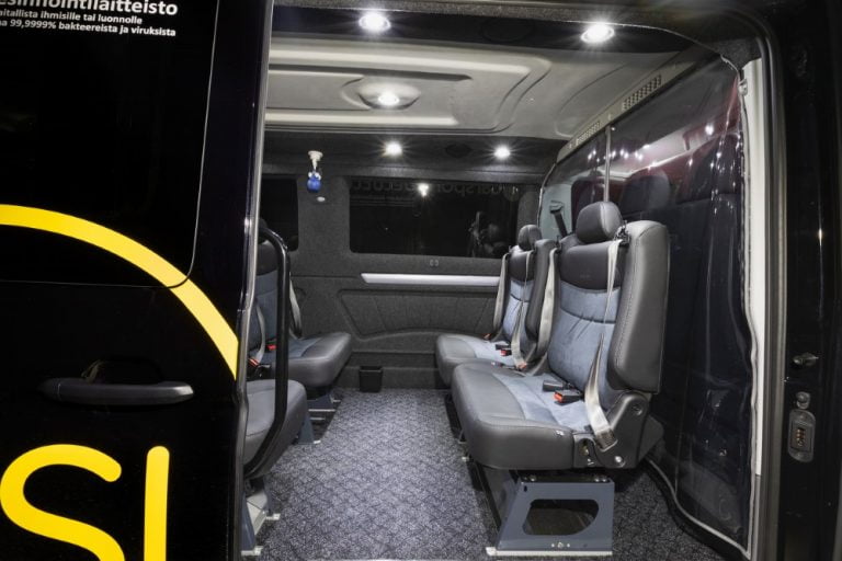Sumutintekniikalla pikkubussin desinfioiminen onnistuu 30 sekunnissa