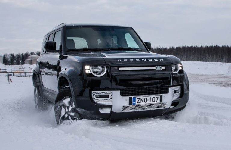 Uudesta Land Rover Defender -mallista on tehty pakettiautoversio Suomen markkinoille