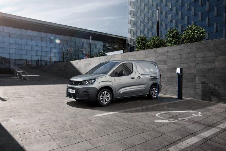 Peugeotilta sähköinen pikkupaku, Peugeot e-Expert