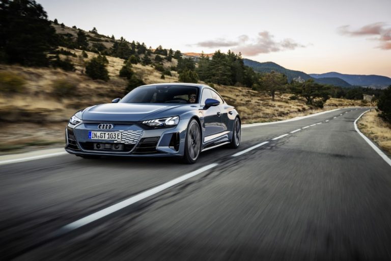 Audi julkisti täyssähköiset GT-autonsa — Audi e-tron GT quattro ja Audi RS e-tron GT