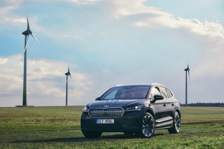 Škoda toimittaa Enyaq iV -katumaasturit hiilineutraaleina