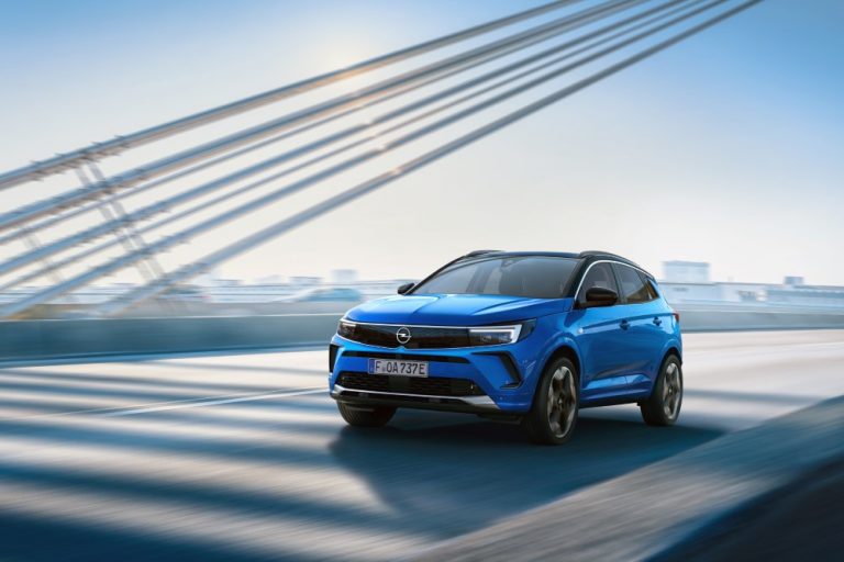 Uuden Opel Grandland -malliston myynti on alkanut