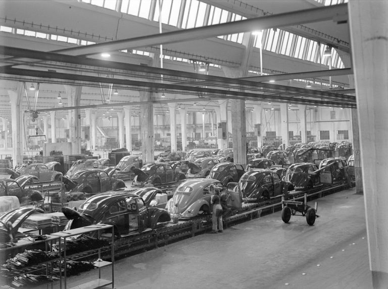 Reuters: Volkswagenin Wolfsburgin tehdas valmistanut ennätysvähän autoja tänä vuonna