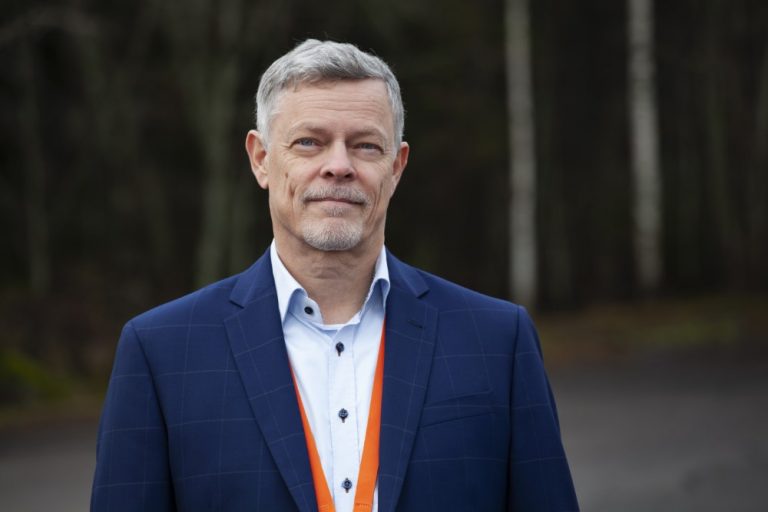 VTT:n uusi liikennetutkimuksen johtaja Ari Aalto: Liikenteen sähköistyminen edellyttää nyt vahvaa panostusta latausjärjestelmien pystyttämiseen
