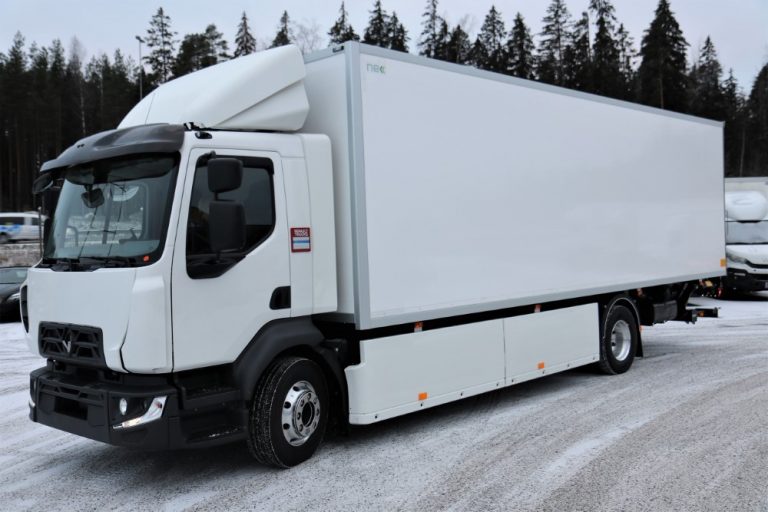 Ensimmäiset Renault Trucks sähkökuorma-autot aloittavat tositoimissa Tampereella