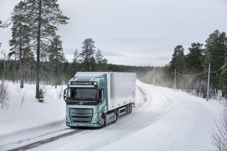 Volvon sähkökuorma-autoja testattu äärimmäisissä talviolosuhteissa