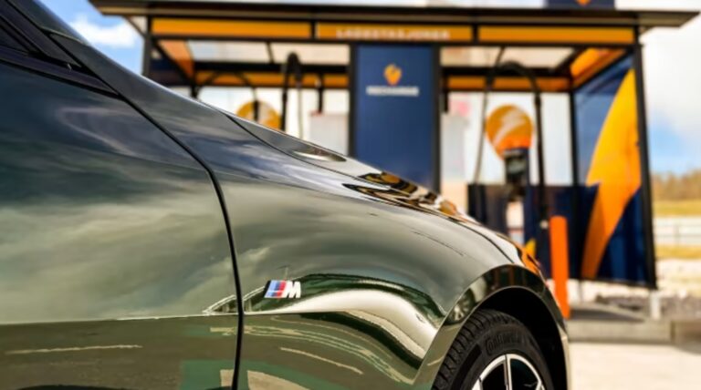BMW:n ja Minin latausverkosto Suomessa saa 776 uutta latauspistettä