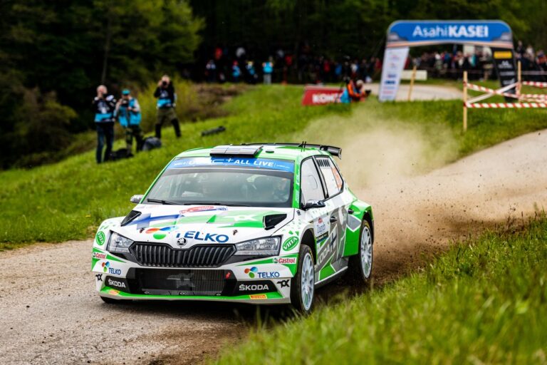 WRC: Lindholmilta hurja nousu WRC2-luokan palkintopallille