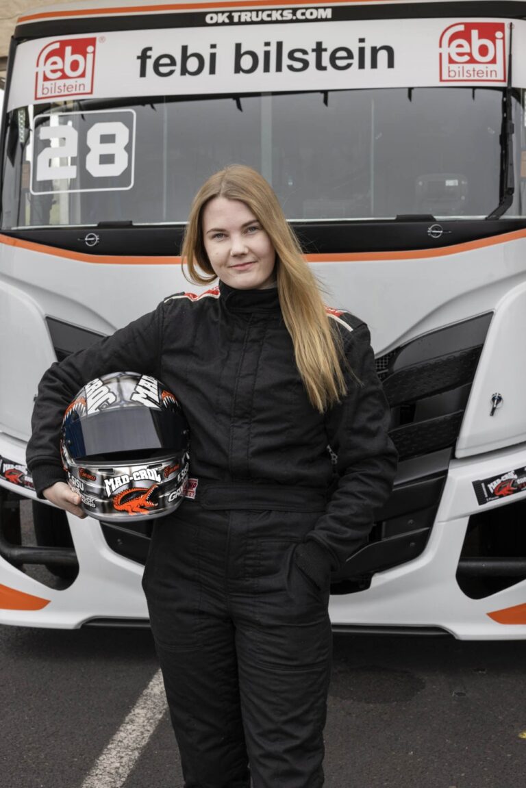 Ratakuorma-autoilija Emma Mäkinen testasi Ivecoa Tšekissä, ajaa SM-sarjaa Sisulla