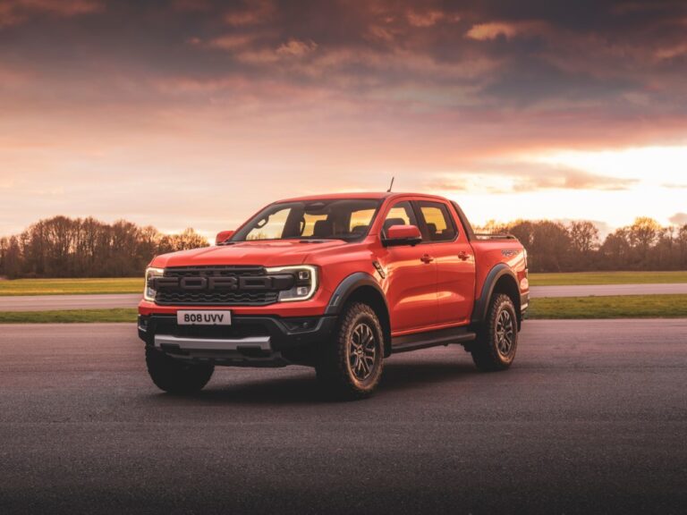Uuden Ford Ranger Raptorin V6-mallin tuotanto käynnistyy ja Suomen hinnat on julkaistu