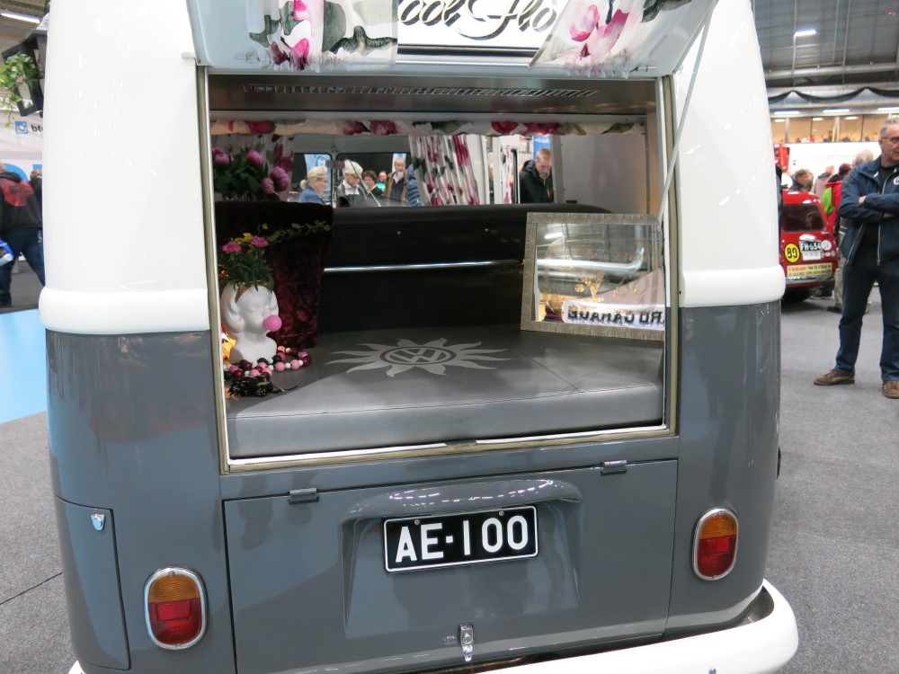 Tämä auto valittiin tänä vuonna Classic Motorshown Omistajien helmeksi |  Autotoday