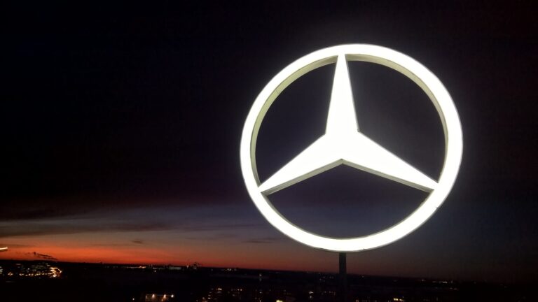 Mercedes-Benzillä sähköautojen osuus jo yli 10 prosenttia kokonaismyynnistä