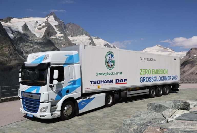 Ensimmäinen täysin sähkökäyttöinen kuorma-auto on valloittanut Itävallan korkeimman vuoristosolan