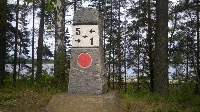 Päivän kuva: Tällaisia komeita kiviä oli aikoinaan todella runsaasti maanteiden varsilla