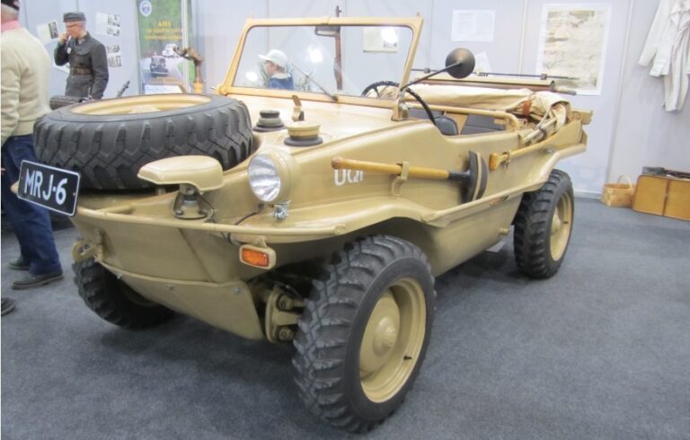Päivän museoauto: Tätä autoa vesi ei pysäytä!