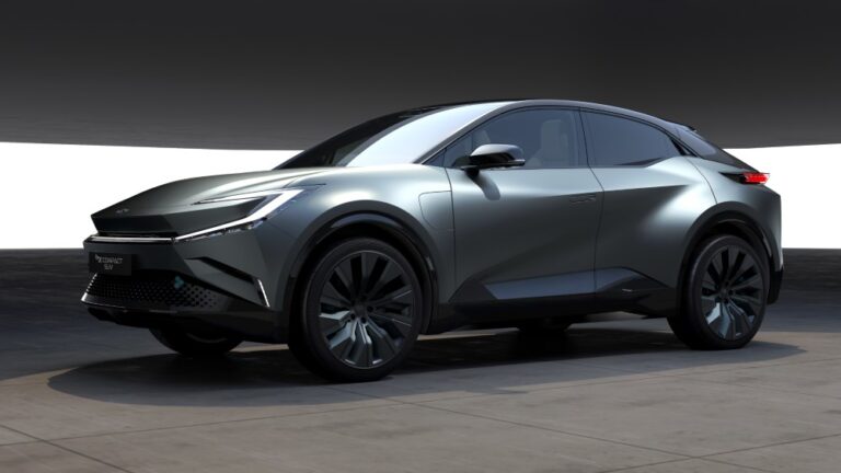Toyota esitteli tulevaisuudelle uusia suuntia