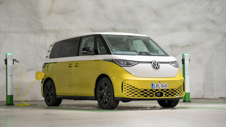 Autotoday testasi: Volkswagen ID. Buzz — markkinoiden trendikkäin sähköauto!